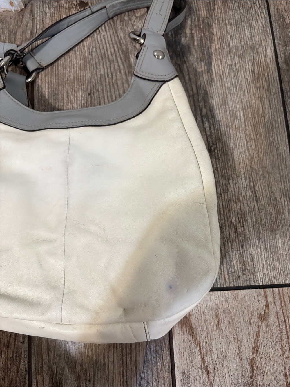 Coach SoHo Lynn Hobo Bag - Picture 15 of 15